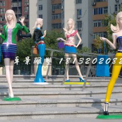 玻璃鋼步行街人物雕塑，動(dòng)漫人物雕塑
