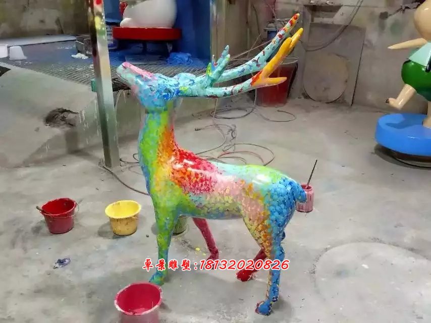 玻璃鋼彩色小鹿雕塑，卡通小鹿雕塑