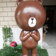 玻璃鋼小熊雕塑，玻璃鋼卡通熊雕塑