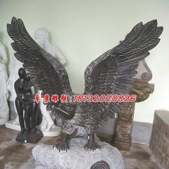老鷹石雕，青石鷹雕塑