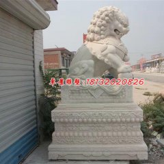石雕北京獅，踩球石獅子雕塑