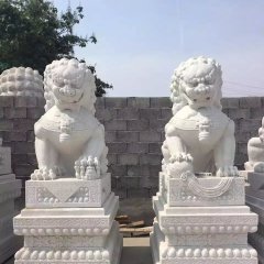石獅子，石雕動物