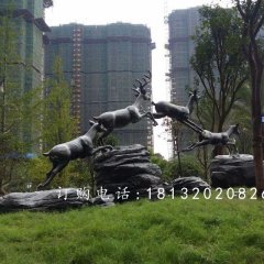 梅花鹿銅雕，跑著的梅花鹿銅雕