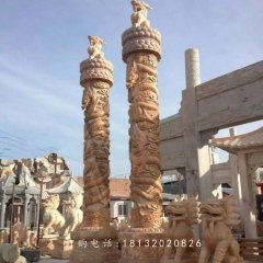 盤(pán)龍柱石雕，晚霞紅盤(pán)龍柱