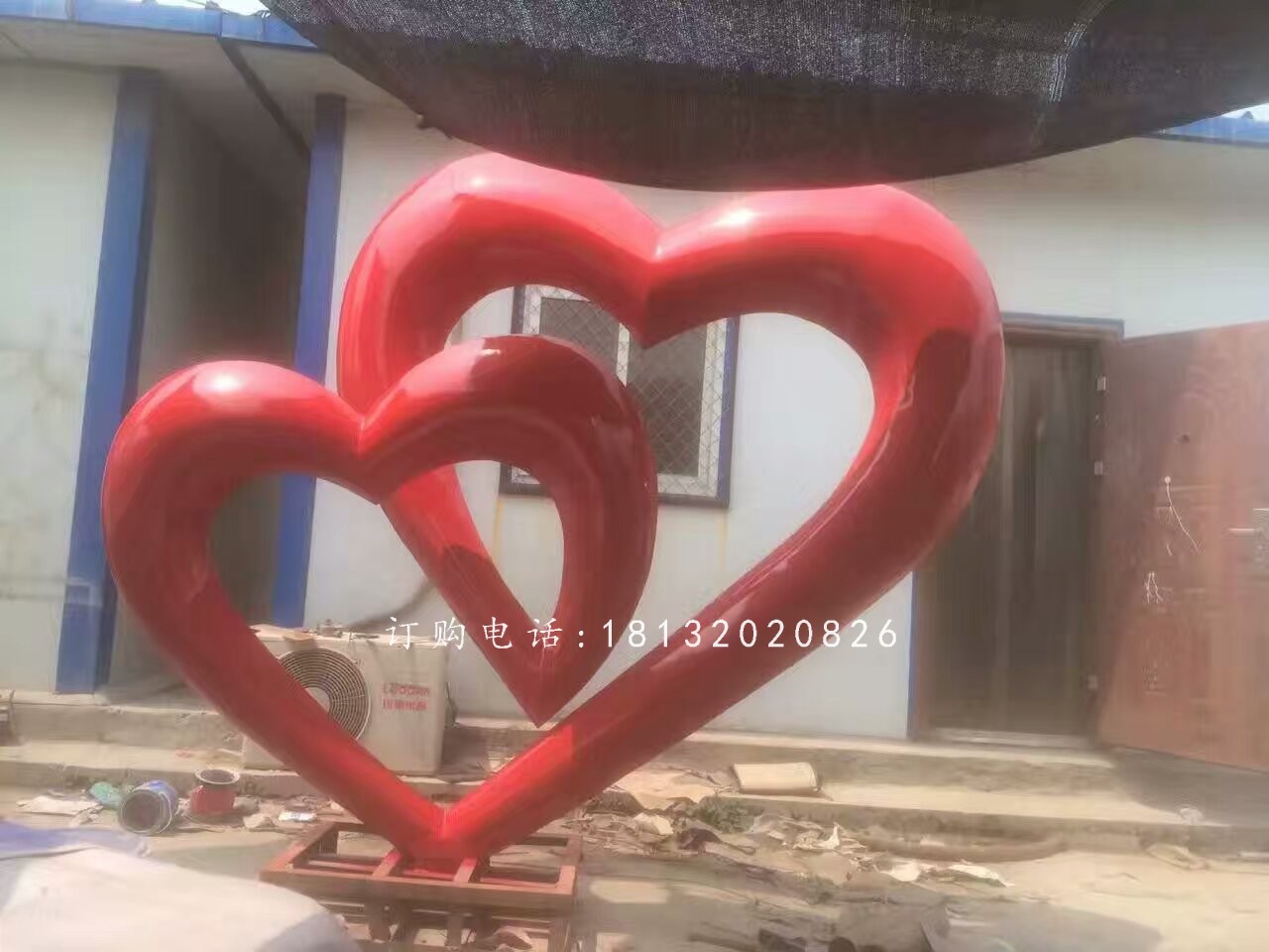 步行街景觀雕塑，玻璃鋼心連心