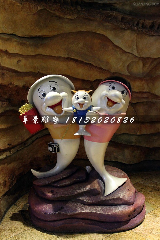小海豚一家雕塑,玻璃鋼卡通雕塑