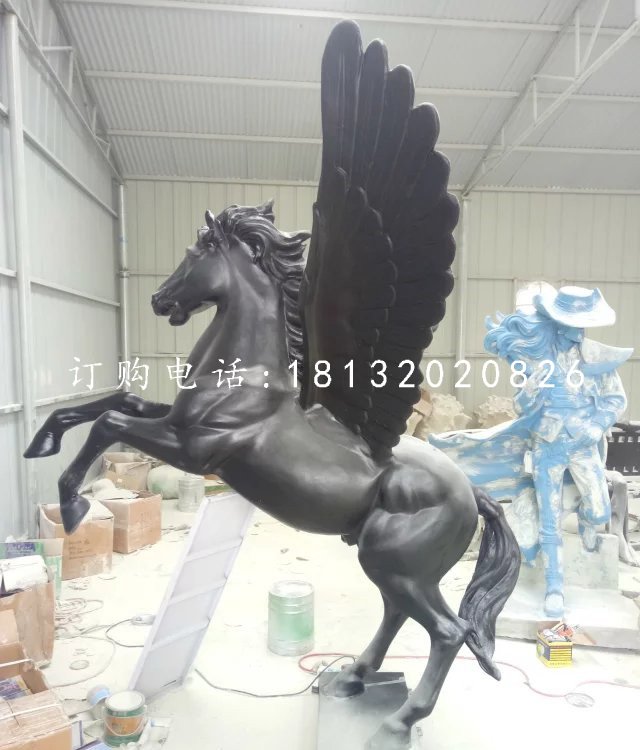 飛馬雕塑，廣場(chǎng)銅馬雕塑
