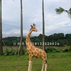 公園長(zhǎng)頸鹿雕塑，玻璃鋼動(dòng)物
