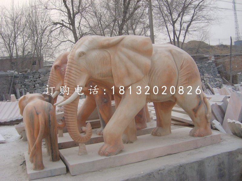 廣場(chǎng)大象石雕,晚霞紅大象
