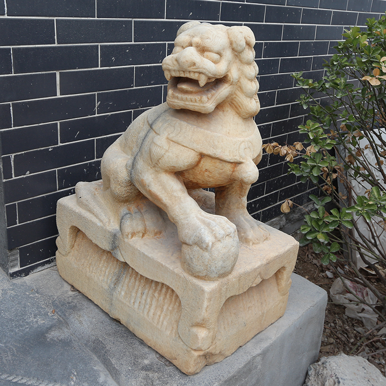 踩球石獅子，庭院門(mén)口石雕