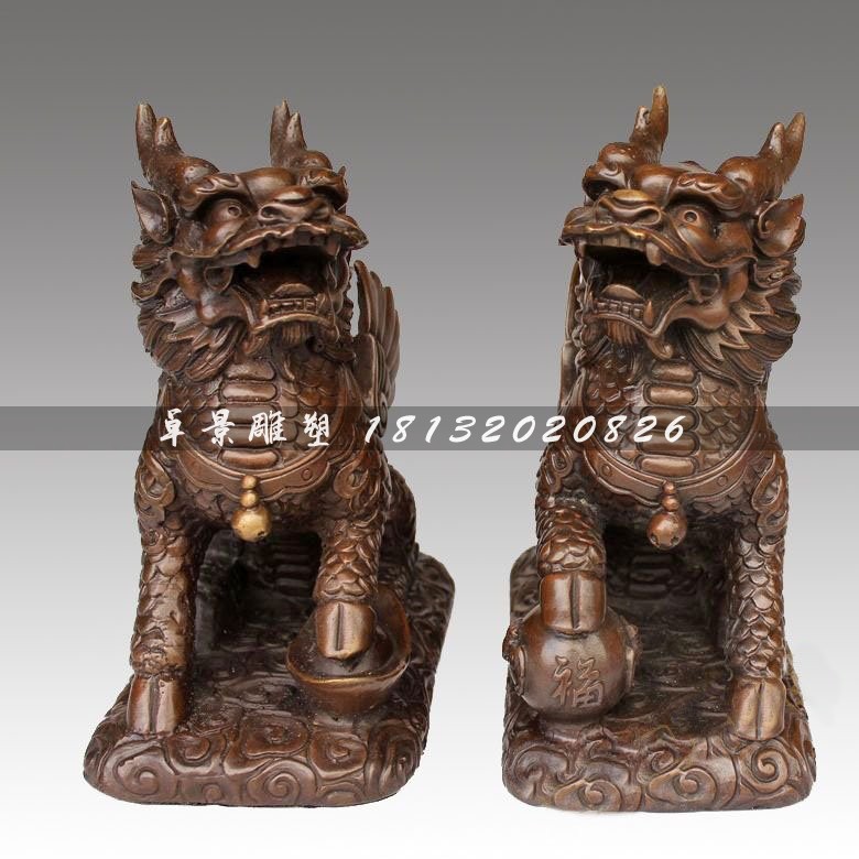 腳踩錢幣的麒麟銅雕,銅雕神獸