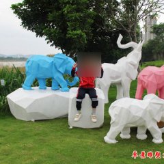 玻璃鋼粉紅小象雕塑，玻璃鋼抽象動(dòng)物雕塑